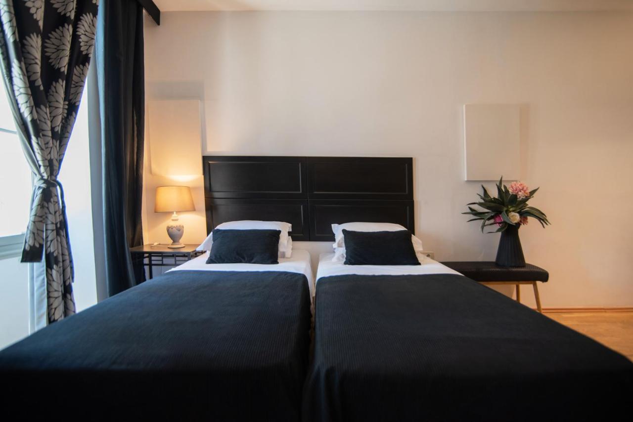 Emporikon Athens Hotel Екстериор снимка